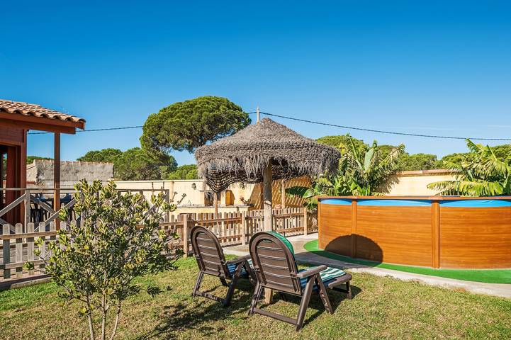 Acogedora Casa las Tres Hermanas, de madera y rodeada de naturaleza in Conil de la Frontera, Costa de la Luz