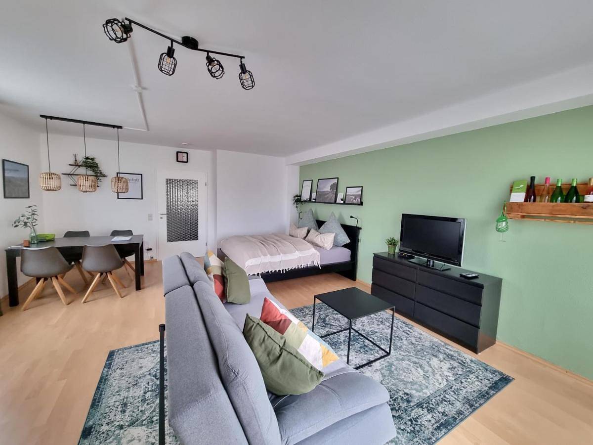 Geheel appartement, Ferienwohnung Appartement Bad Bergzabern mit Schwimmbad und Sauna in Bad Bergzabern, Landkreis Südliche Weinstraße