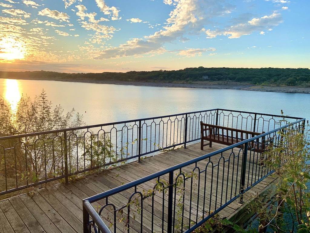 Ganze Wohnung, 180 degree Lake View From Private Villa on the Island on Lake Travis! in Lago Vista, Lake Travis