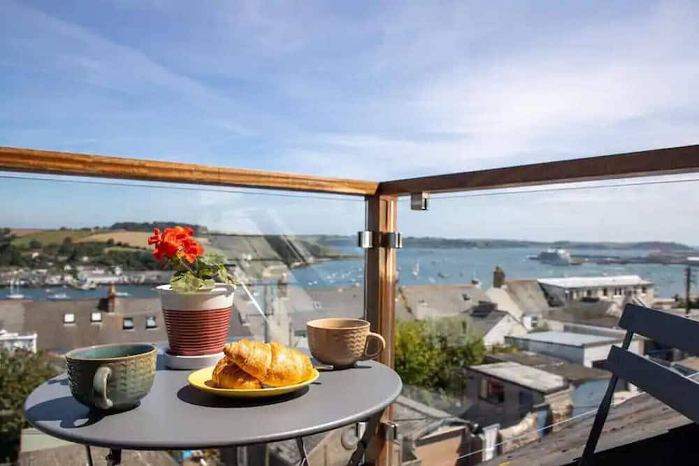 Entire apartment, `Langton` - Best Views in Falmouth! in Falmouth (Cornwall), Cornwall