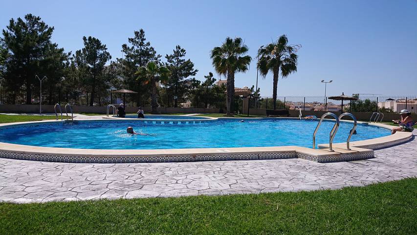 Chalet para 6 personas, con vistas al lago además de piscina y jardín, Familias con niños en Comunidad Valenciana - 2