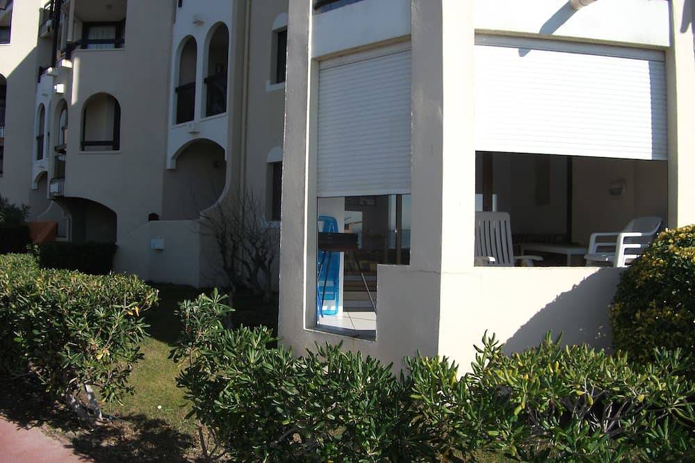 Entire apartment, Ground floor garden apartment with sea view and pools in Le Barcarès, Côte d'Améthyste