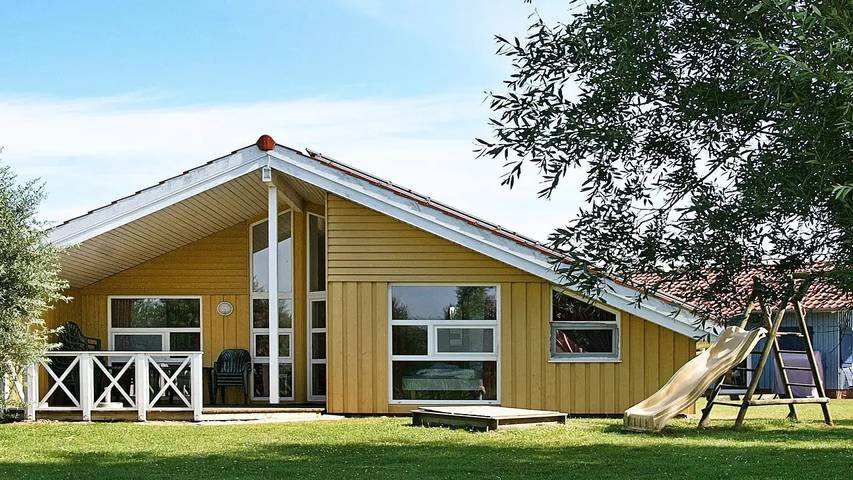 Ferienhaus für 13 Personen, mit Whirlpool und Sauna sowie Garten in Otterndorf