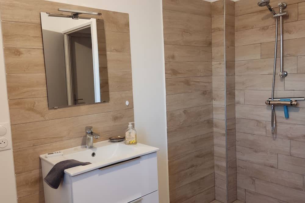 New comfortable house with swimming pool in Provence in Régusse, Región Brignoles