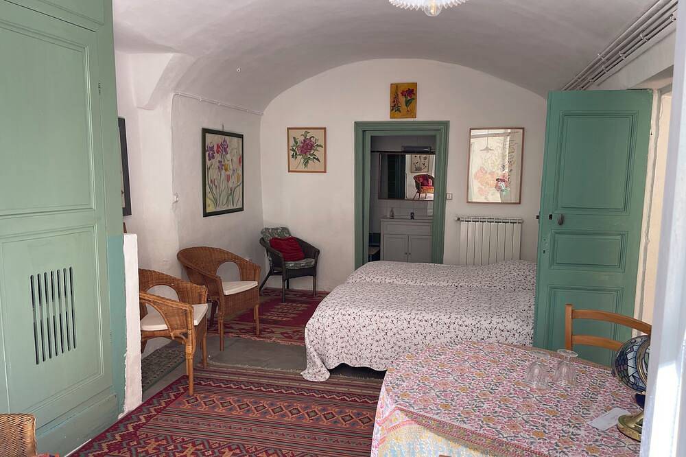 Chambre Nicolas, fraîche en été, chaude en hiver in Saint-Hippolyte-du-Fort, Parc national des Cévennes