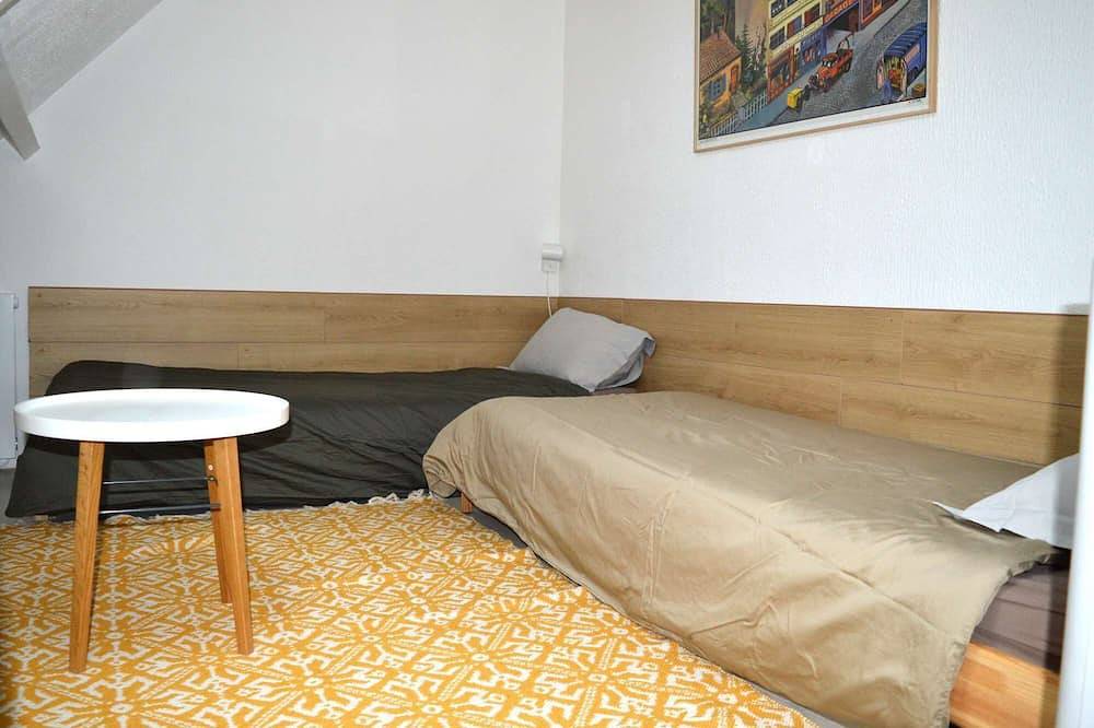 Triplex avec jardinet - wifi - à 400m de la plage in Courseulles-sur-Mer, Région de Caen