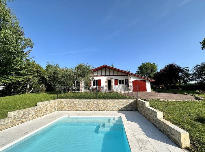 Gîte pour 6 personnes, avec jardin ainsi que piscine et terrasse - 1
