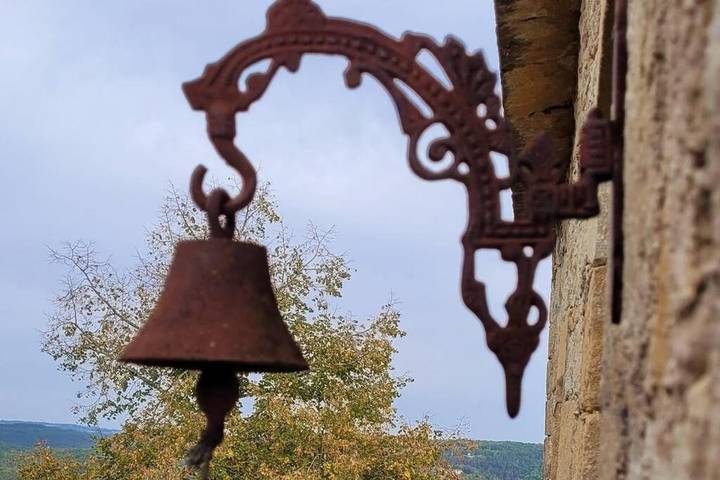 Location de vacances pour 6 personnes, avec terrasse ainsi que jardin et piscine à Peyzac-le-Moustier - 3
