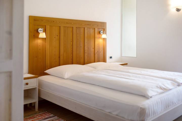 Ganze Wohnung, Ferienwohnung 'A' mit Bergblick, Balkon und WLAN in Rina, Enneberg