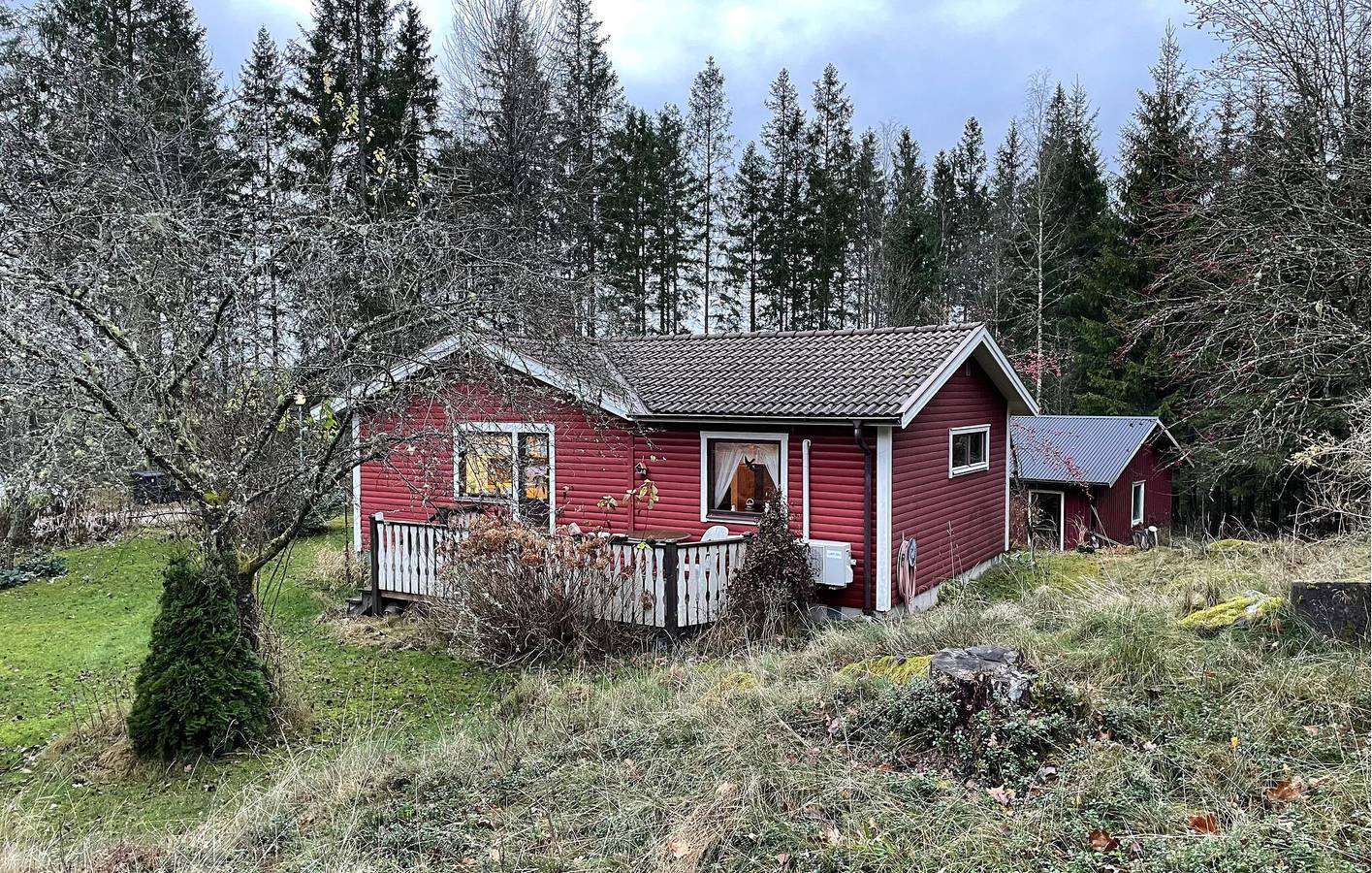 Hus för 4 Personer med trädgård in Västergötland