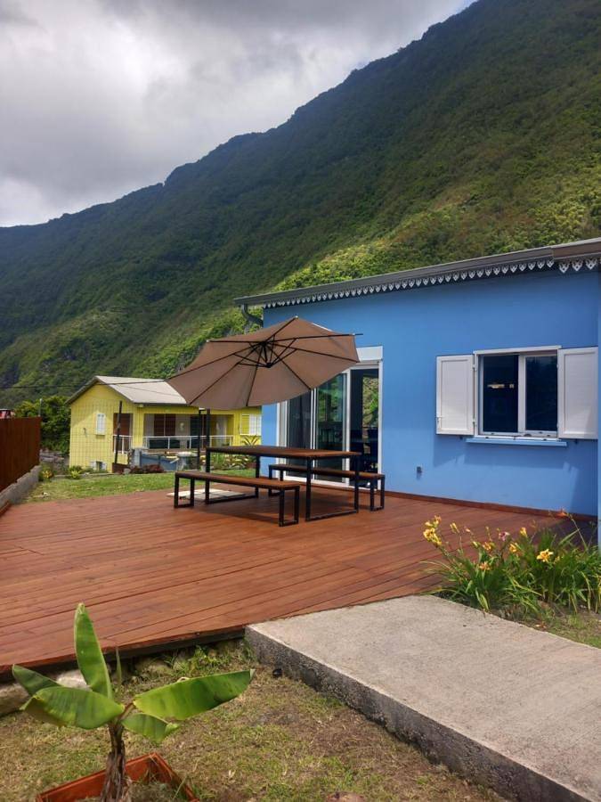 Location de vacances pour 8 personnes, avec terrasse ainsi que vue et jardin à Hell-Bourg - 2