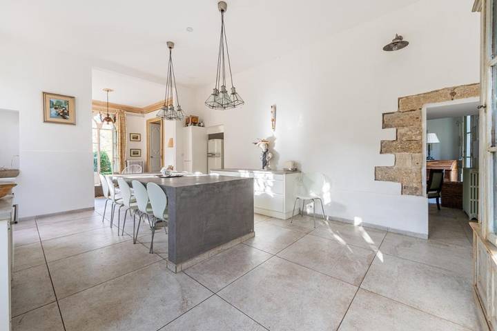 Location de vacances pour 12 personnes, avec jardin ainsi que terrasse et piscine à Junas - 4