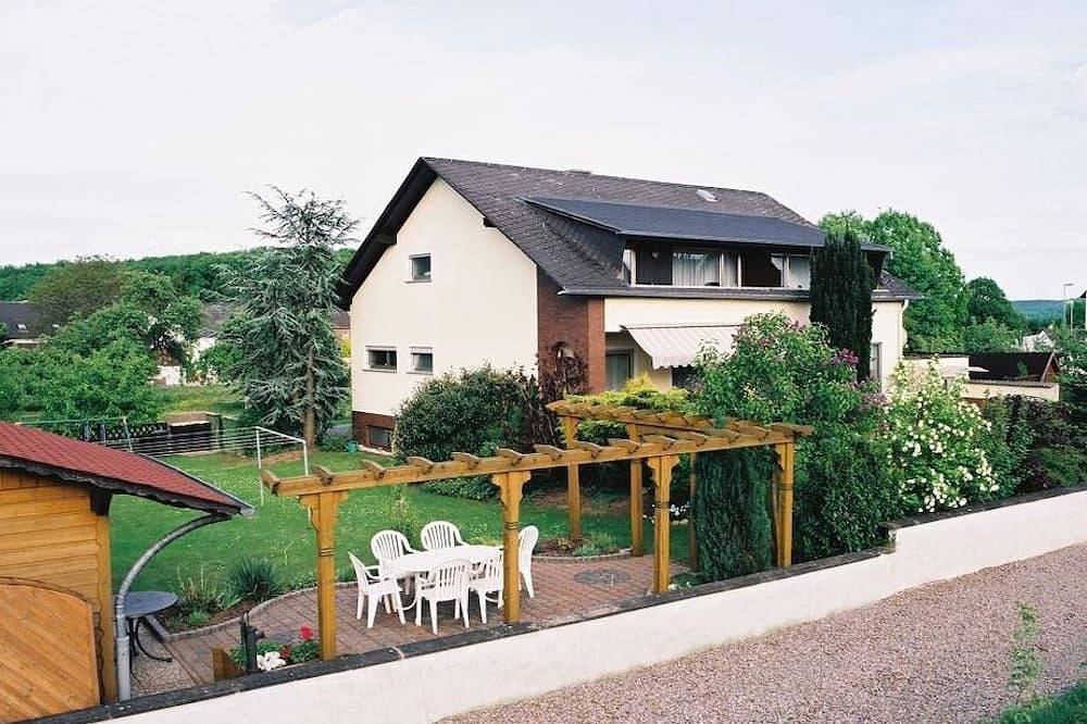 Ganze Wohnung, Haus Kotthoff - 5-Bettwohnung mit 2 sep. Schlafzimmern in Valwig, Cochem-Zell