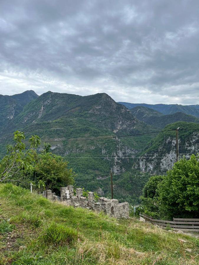 Gîte pour 5 personnes, avec Terrasse ainsi que Jardin et Vue dans Vallée des Merveilles - 2