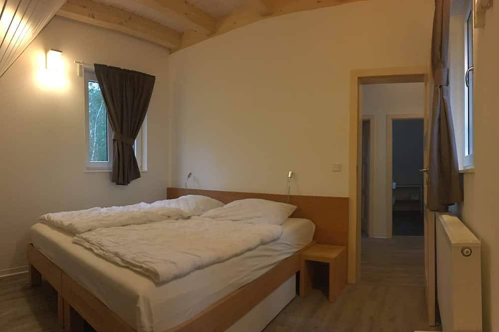 Lauch3.de - grünes Ferienhaus am See in Plessa, Naturpark niederlausitzer heidelandschaft (Brandenburg)