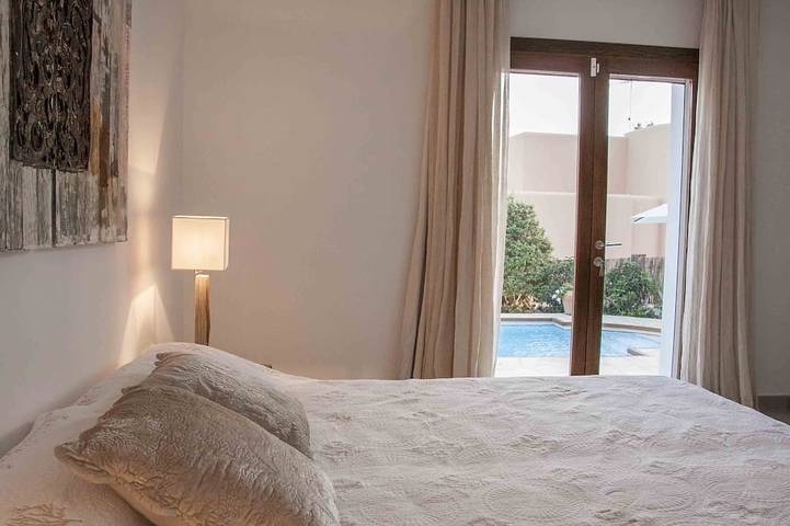 Location de vacances pour 12 personnes, avec jardin et balcon à Cala Tarida - 3