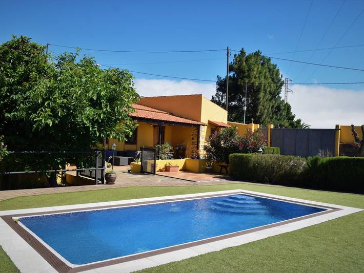 Casa rural para 4 personas, con terraza y jardín en El Rosario