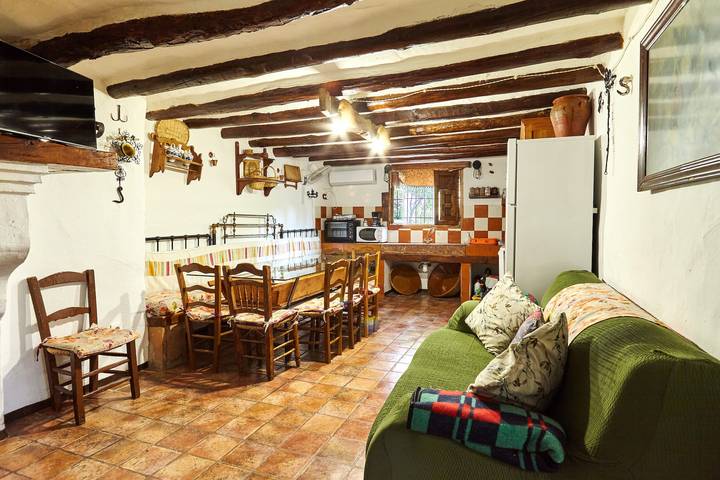 Casa de campo 'Majolero 1' com vista para a montanha, Wi-Fi e ar condicionado in Castillo de Locubín, Sierras Subbéticas