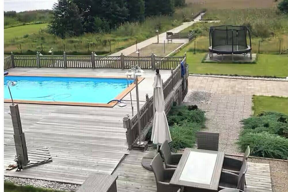 Rosa Villa, an idyllic villa by the Baltic Sea in Norrköping, Östergötland