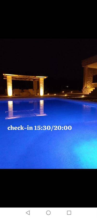 Chambre d’hôte pour 2 personnes, avec jardin et terrasse ainsi que vue et piscine
