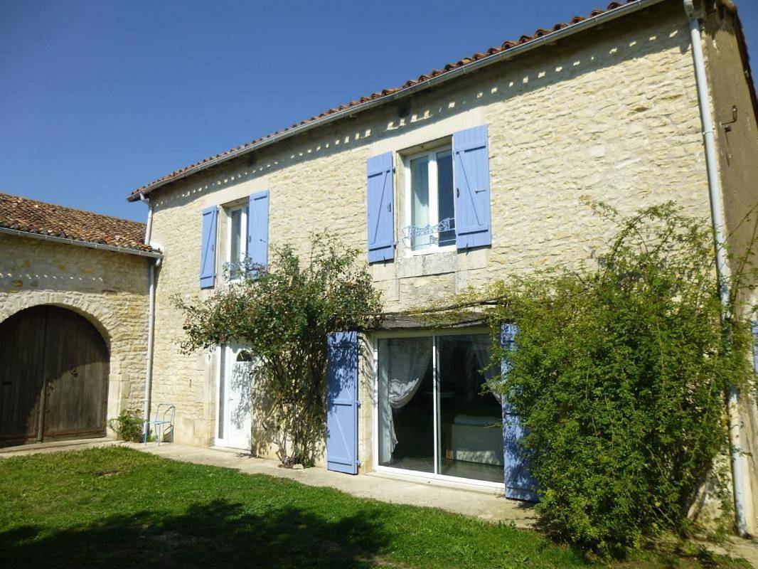 Le clos constance in Charrais, Vienne (France)