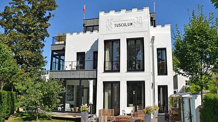 Ferienhaus für 6 Personen, mit Balkon und Sauna sowie Garten und Pool in Binz