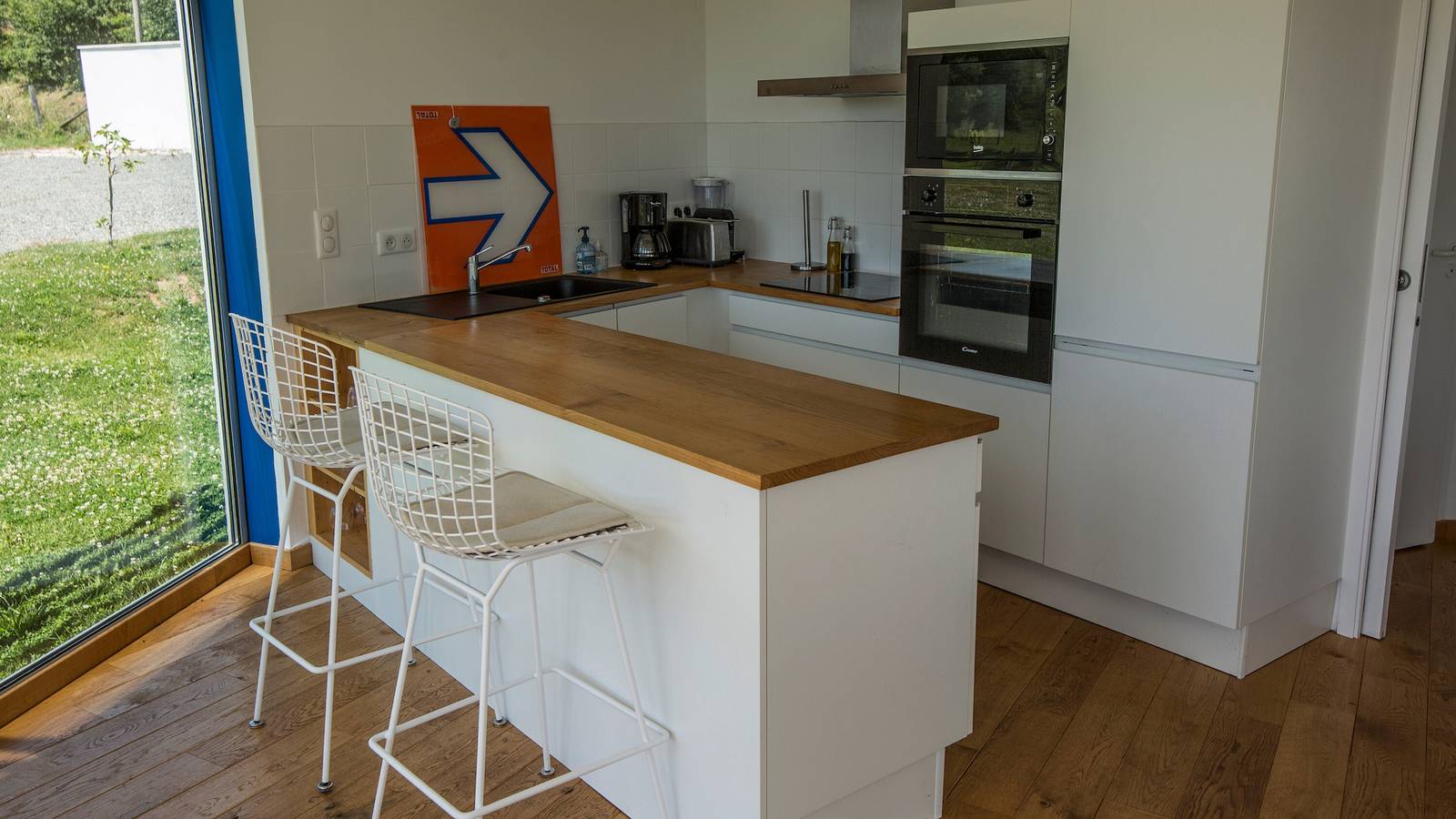 Gîte moderne avec piscine et spa privé dans la campagne du Périgord in Angoisse (Dordogne), Périgord Vert