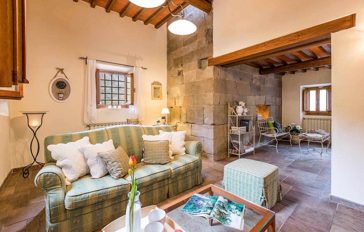 Gemütliche Wohnung mit Pool und WiFi in der Nähe von Circolo Arci Lupicciano in Pistoia, Pistoia Provinz