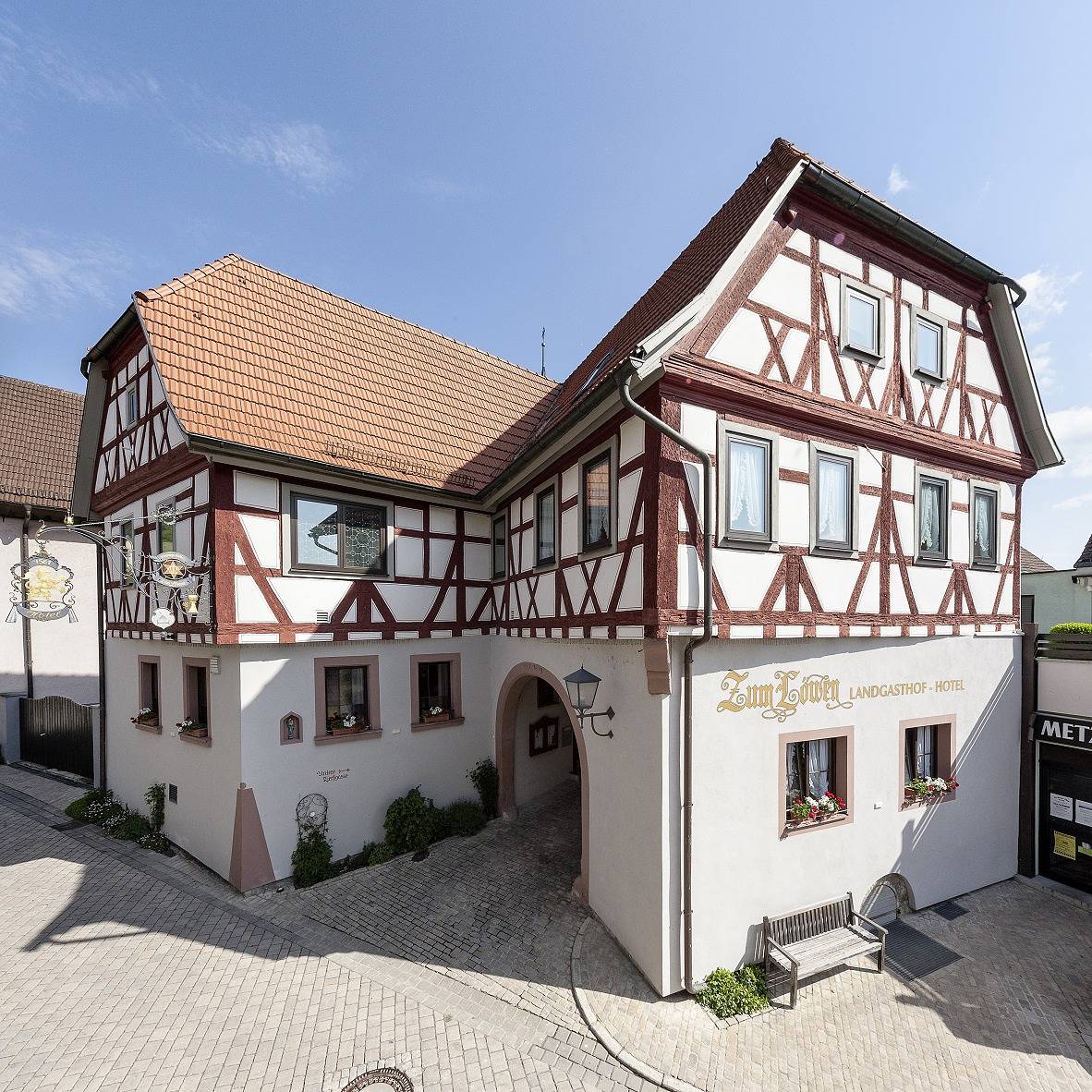 Landhotel Löwen - Junior Suite in Erlabrunn, Fränkisches Weinland
