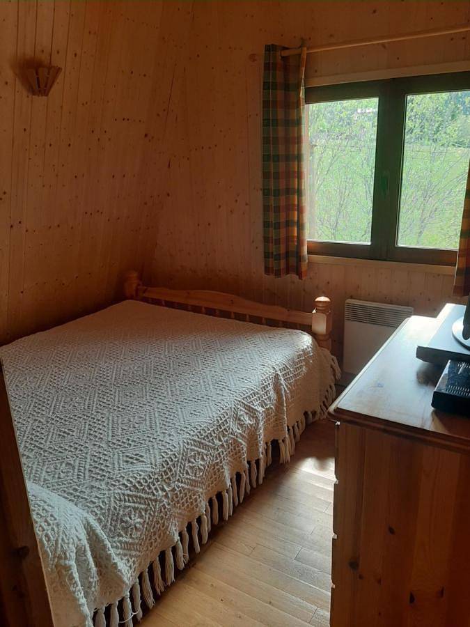 Gîte pour 8 personnes, avec vue et balcon, adapté aux familles dans Office De Tourisme De Correncon En Vercors - 2