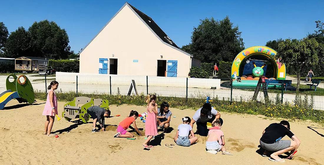 Mobil Home Comfort 1 dormitorio 2 personas, Tv, 16 m2 (2006) in Theix, Côte des Mégalithes