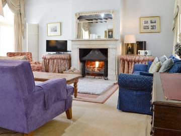 Holiday Rental for 17 People in Denbighshire, North-Wales, Photo 2