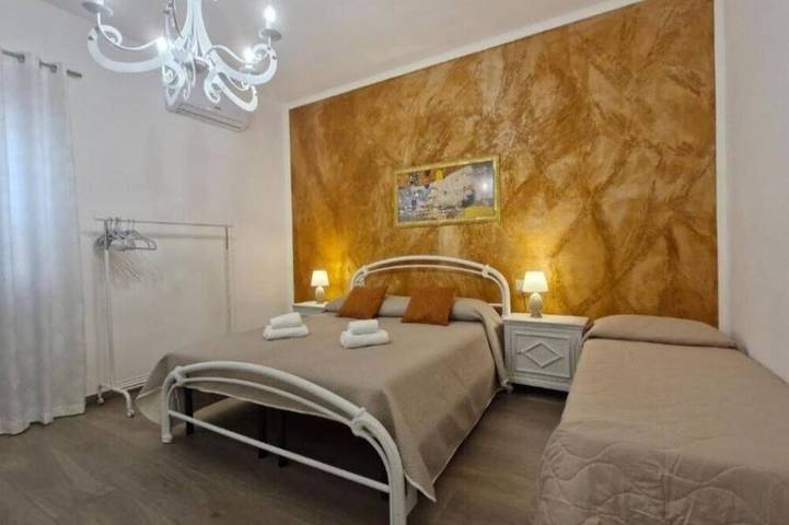 Ganze Wohnung, Holiday Home sul Corso - Comfortable and Ideal for groups of up to 7 people in Giarre, Catania Provinz