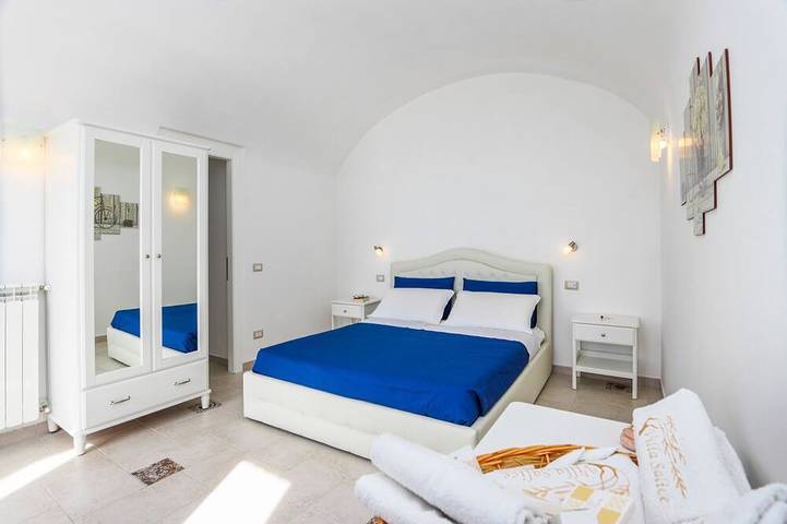 Villa Salice with private hot tub and solarium in Amalfi, Sorrento Coast