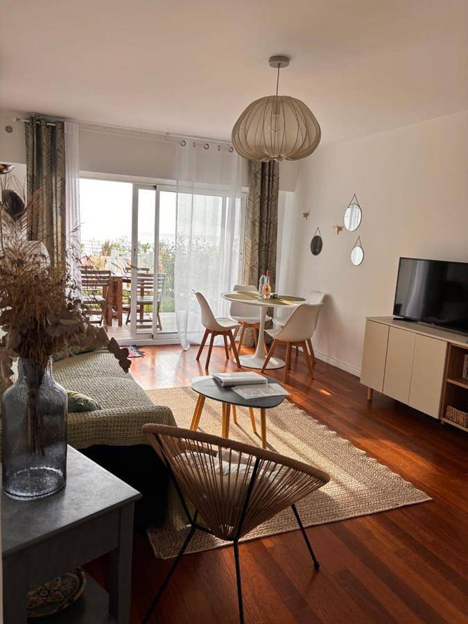 Appartement entier, Azuréa Estérel vue mer piscine chauffée classé 3 étoiles in Le Trayas, Côte méditerranéenne (France)
