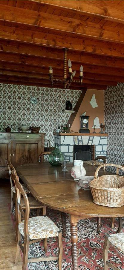 Location de vacances pour 6 personnes, avec jardin et terrasse à Saint-Quentin-de-Chalais - 2