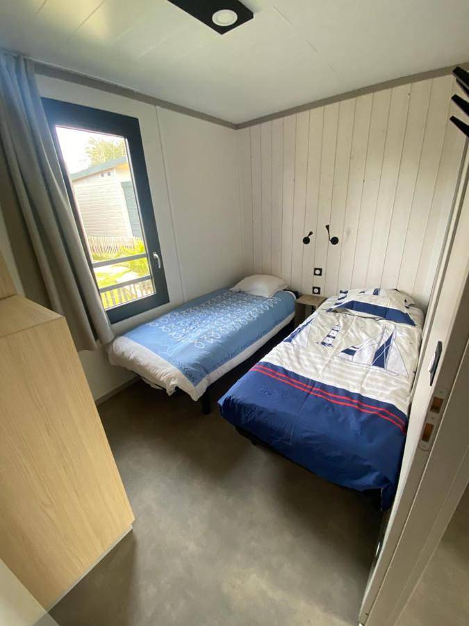 Parc de vacances pour 6 personnes, avec vue ainsi que terrasse et piscine, animaux acceptés en Normandie - 4