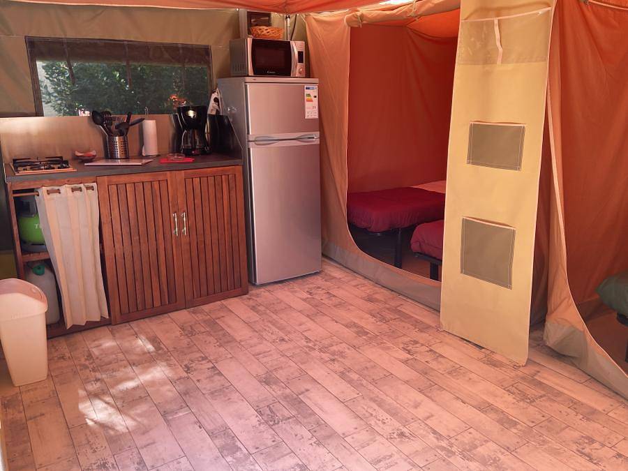 Flower Camping Le Petit Paris - Bungalow de lona 4 personas - Bengali Standard - sin instalaciones sanitarias in Château-d'Olonne, Vandea