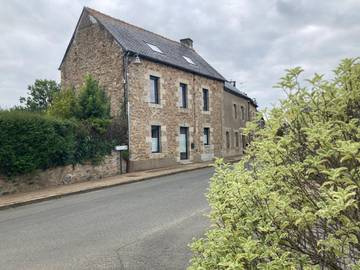 Gîte pour 6 personnes, avec terrasse et jardin à Gommenec'h