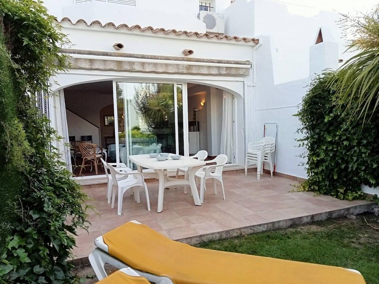 Haus in Pals mit privatem Garten, Gemeinschaftspool und Wlan, 1,5 km vom Strand in Pals, Costa Brava