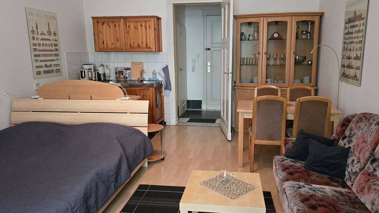 Ganze Ferienwohnung, Ferienwohnung für 2 Personen (30 m²) in Potsdam in Schloss Sanssouci, Potsdam und Umgebung