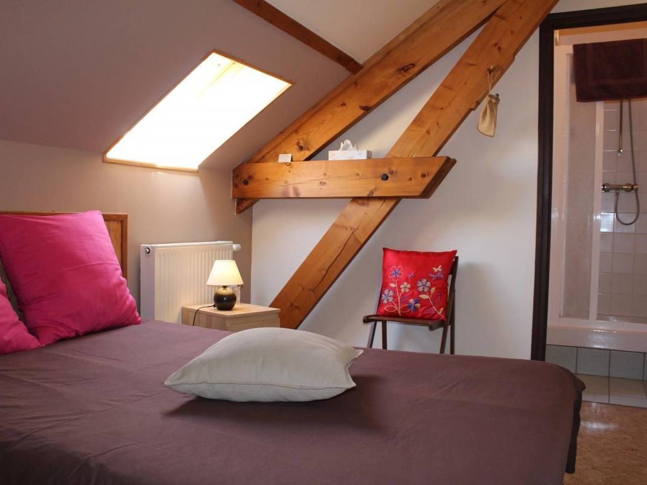 Ruhiger Rückzugsort im Morvan mit Wlan und Garten in Ouroux-en-Morvan, Naturpark Morvan