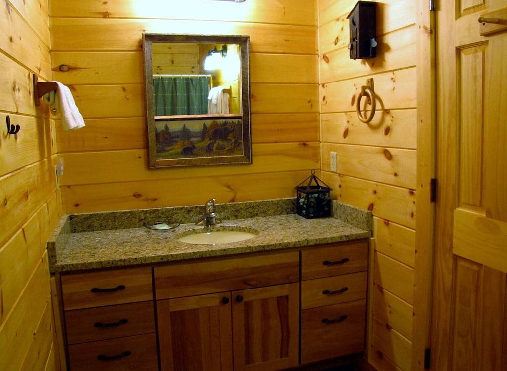 Bear Meade - 2 Schlafzimmer / 2 Bäder, Zugang zum Pool, Gaskamine, privat und charmant, Whirlpool & mehr in Tuckaleechee, Blount County