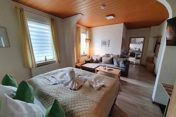 Ferienwohnung für 3 Personen, mit Balkon und Garten - 1