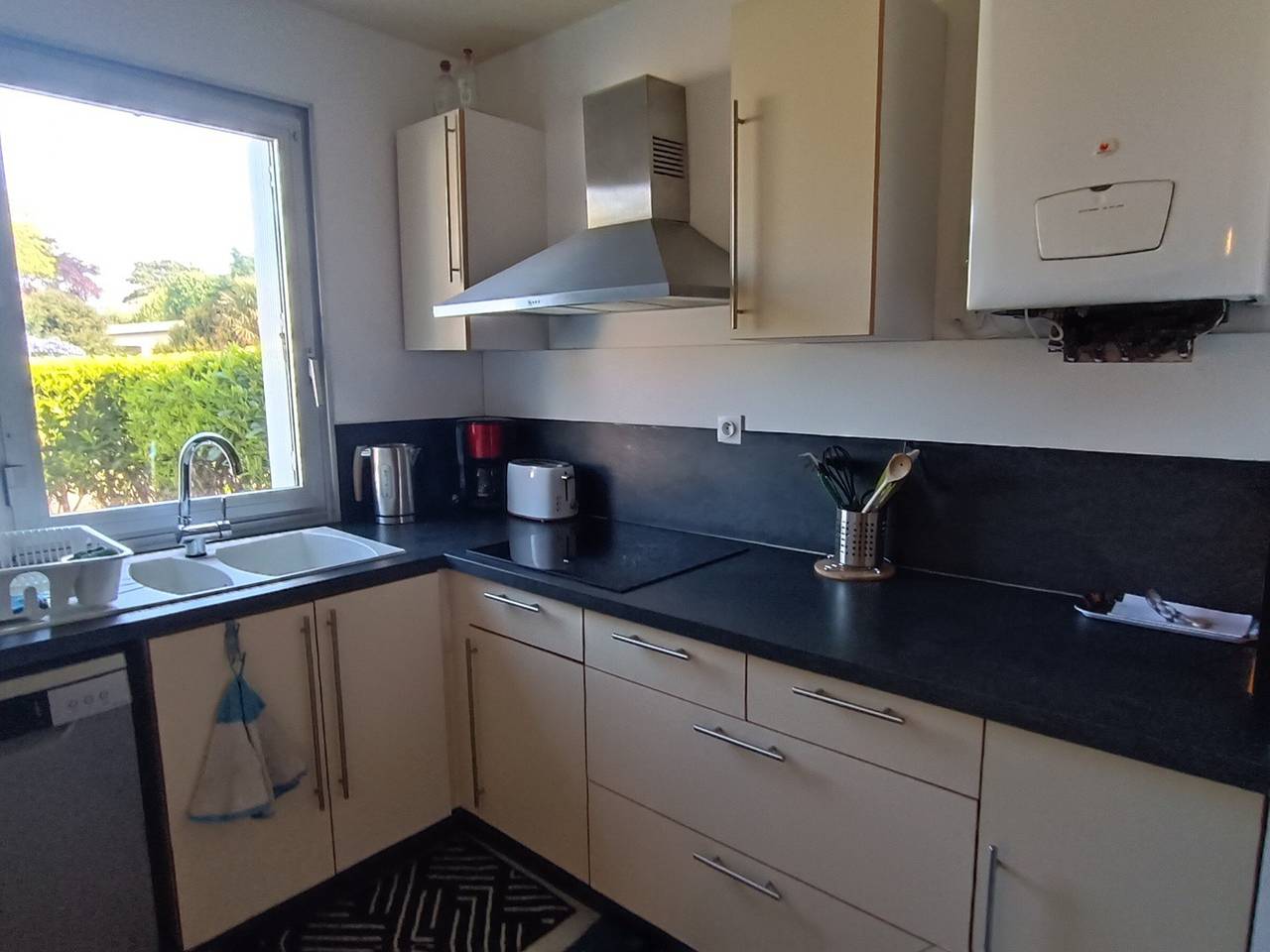 Entire apartment, Ground floor apartment - 4 guests in Courseulles-sur-Mer, Caen region