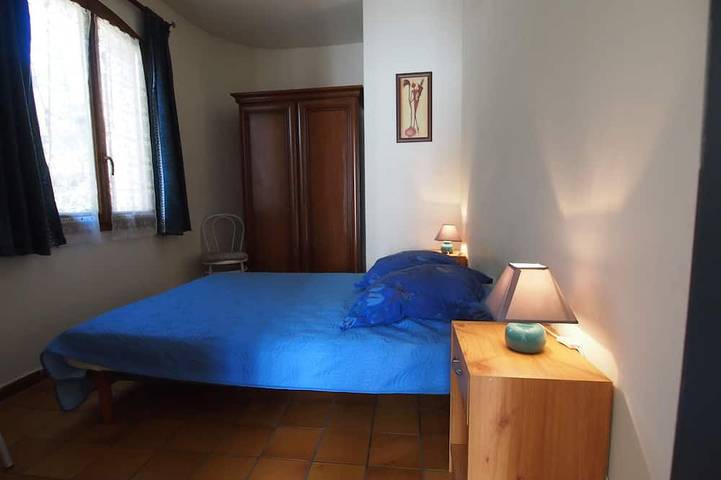 Gîte pour 5 personnes, avec terrasse dans Lac d'Esparron - 2