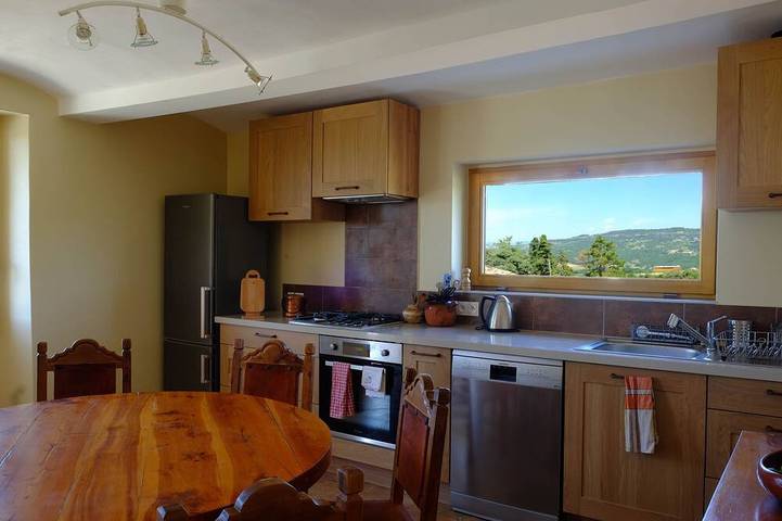 Gîte pour 6 personnes, avec jardin à Saint-Jean-le-Centenier