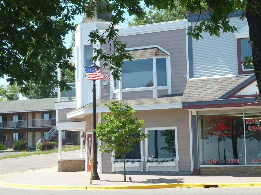 Ganze Wohnung, Pier Harbor Condo # 2-Downtown in St. Ignace, Mackinac County