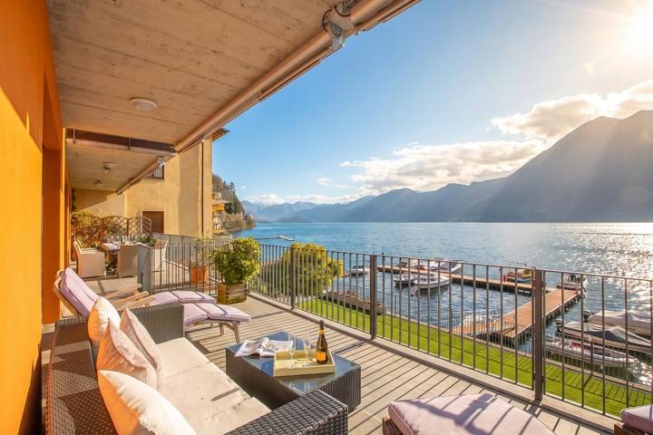 Gîte pour 8 personnes, avec Balcon ainsi que Terrasse et Vue sur le lac à Argegno - 3