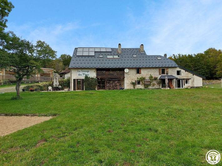 Gîte für 15 Personen, mit Terrasse und Garten sowie Pool in Ain